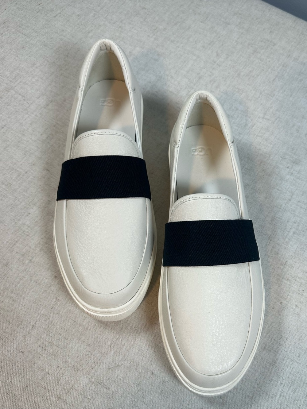 UGG Chayze White Leather Slip On Loafer Sneakers Size 11